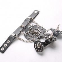 男款夸张朋克皮手链非主流护手背合金龙头铆钉带戒指圈皮手链