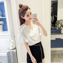 学院风女露肩暗条纹短袖上衣 2017夏季新款钩花蕾丝雪纺衫