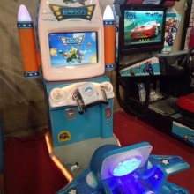 儿童投币游戏机模拟飞机射击游艺机低空飞行退扭蛋厂家直销