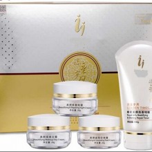 精装金 依祈 祈颜 祈颜流金岁月美颜淡色四合一套装  流金岁月四件套 流金岁月四合一4合1 套装淡斑套装 依祈化妆品