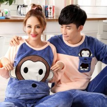 批发秋冬保暖珊瑚绒家居服套装男女大嘴卡通猴加厚法兰绒情侣睡衣