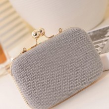 新款民族绣花包帆布刺绣晚宴包夹子包单肩斜挎包