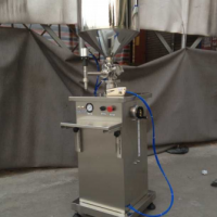 半自动睫毛膏灌装机