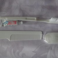 宾馆酒店客房一次性用品卡盒四合一二乔平安卡四合一洗护套装一次性牙膏牙刷梳子香皂