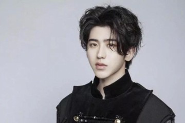 蔡徐坤国外进修疑似造假强立名校人设惹网友谴责